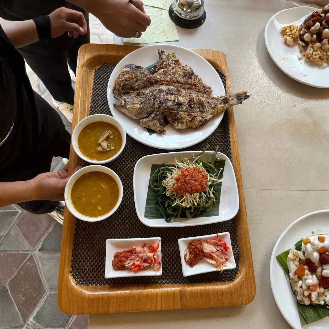 Paket Ikan Lengkap - Best Seller Cahaya Resto Seafood Singaraja Bali